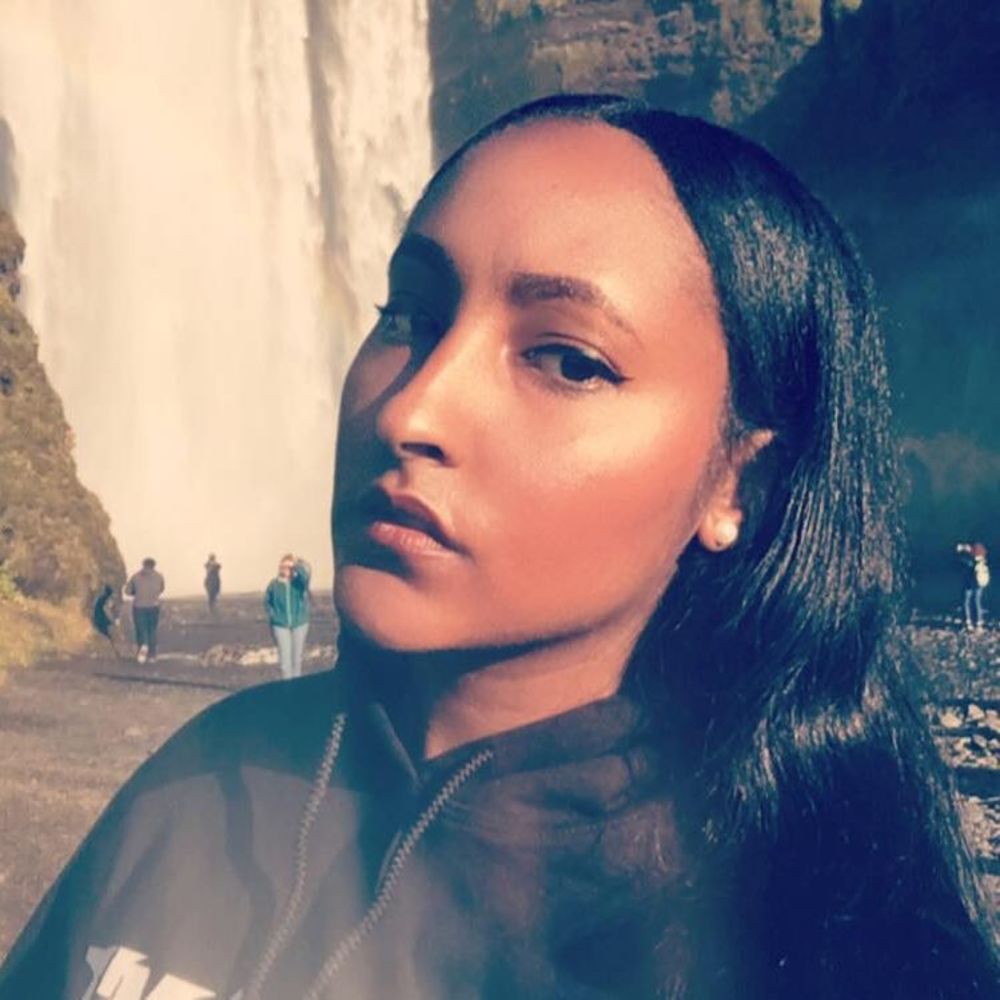 Meet your Posher, Empress